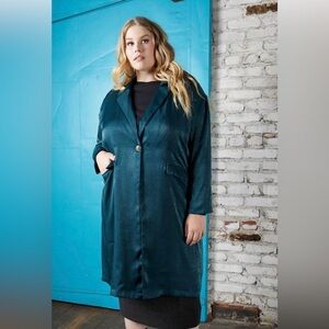 New SONCY  Went  Emerald satin  long  jacket size 2X 🌸🌸🌸G
